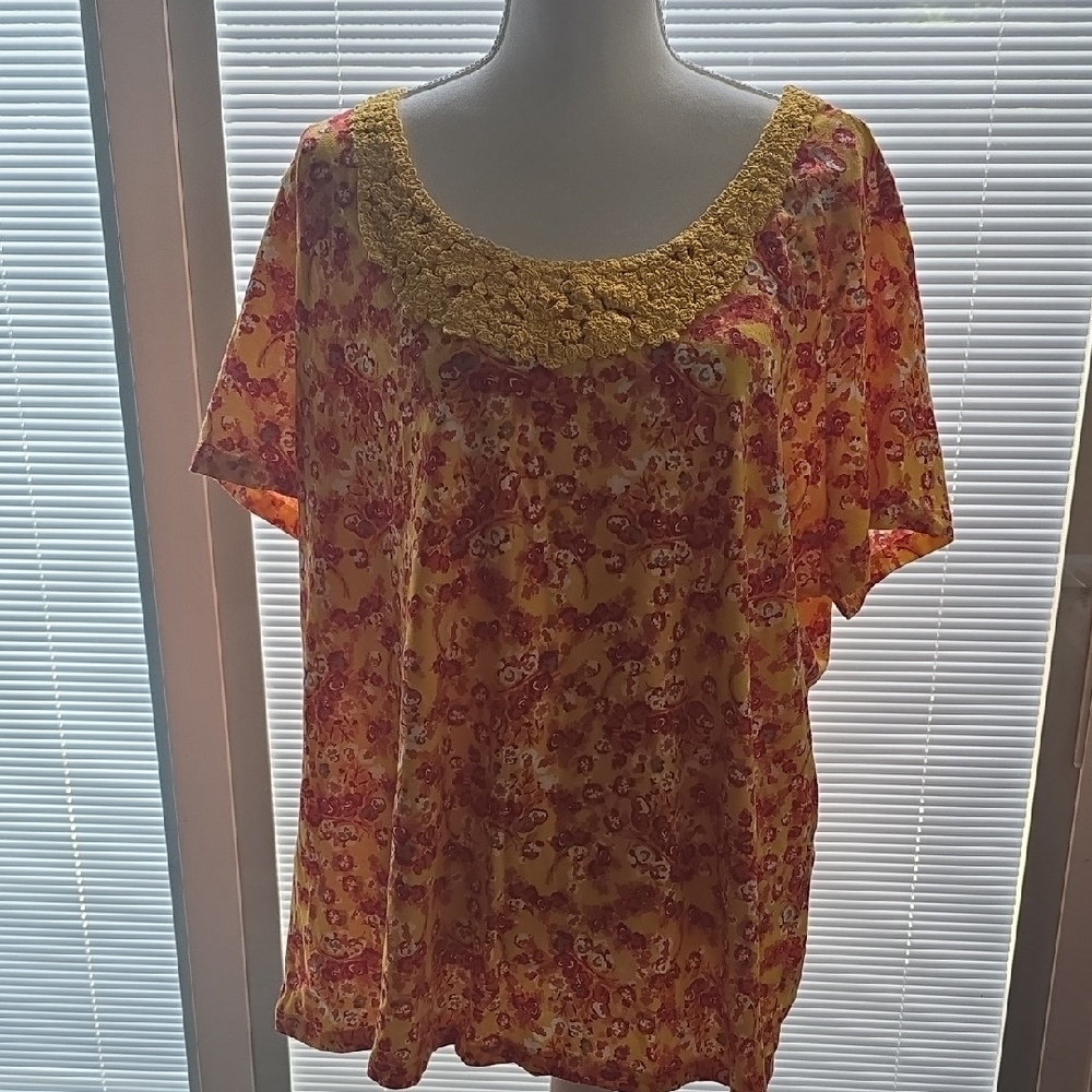 Laura Scott Yellow Gold Embellished Short Sleeve Blouse